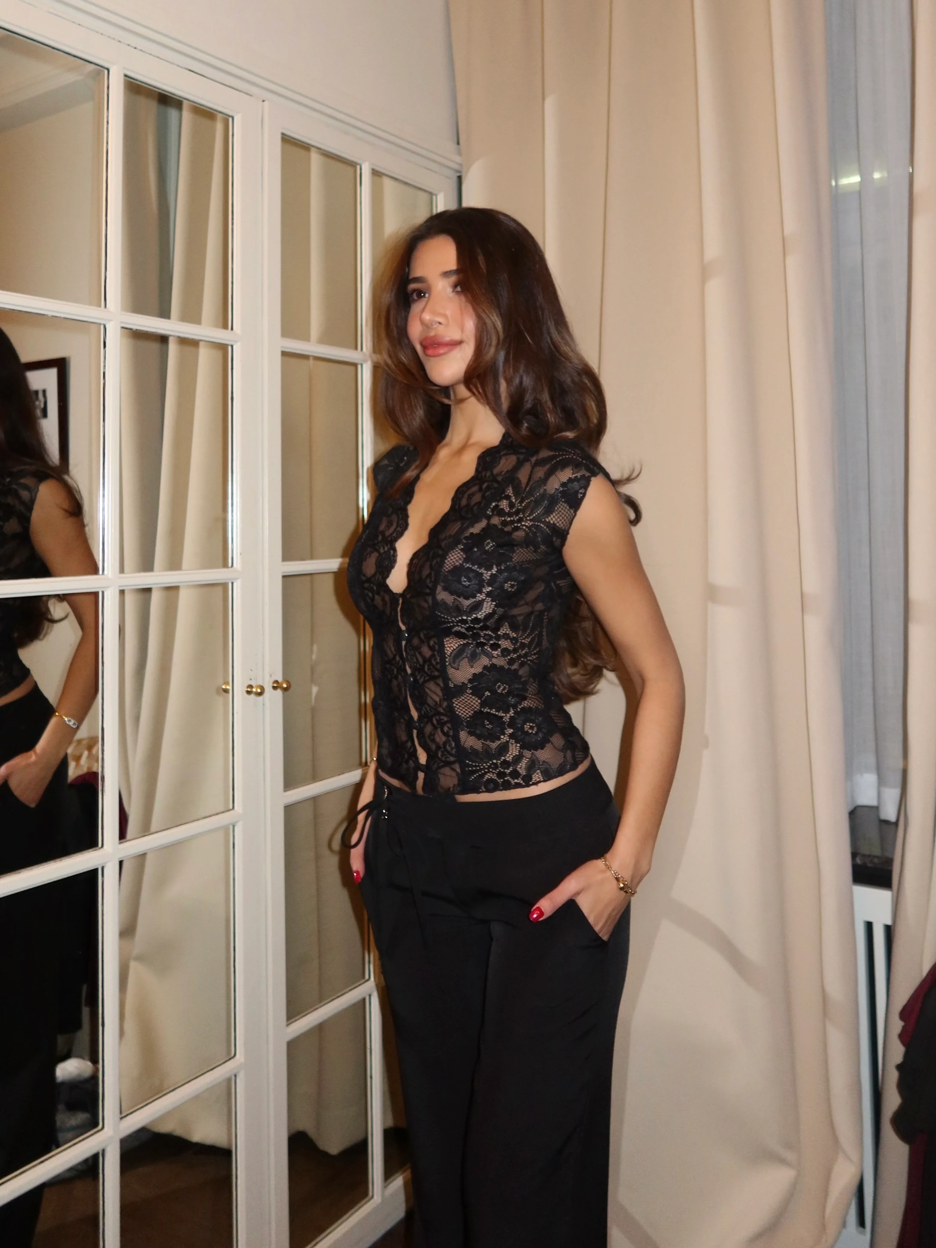 Pretty Luna lace tee - Black - Image 4