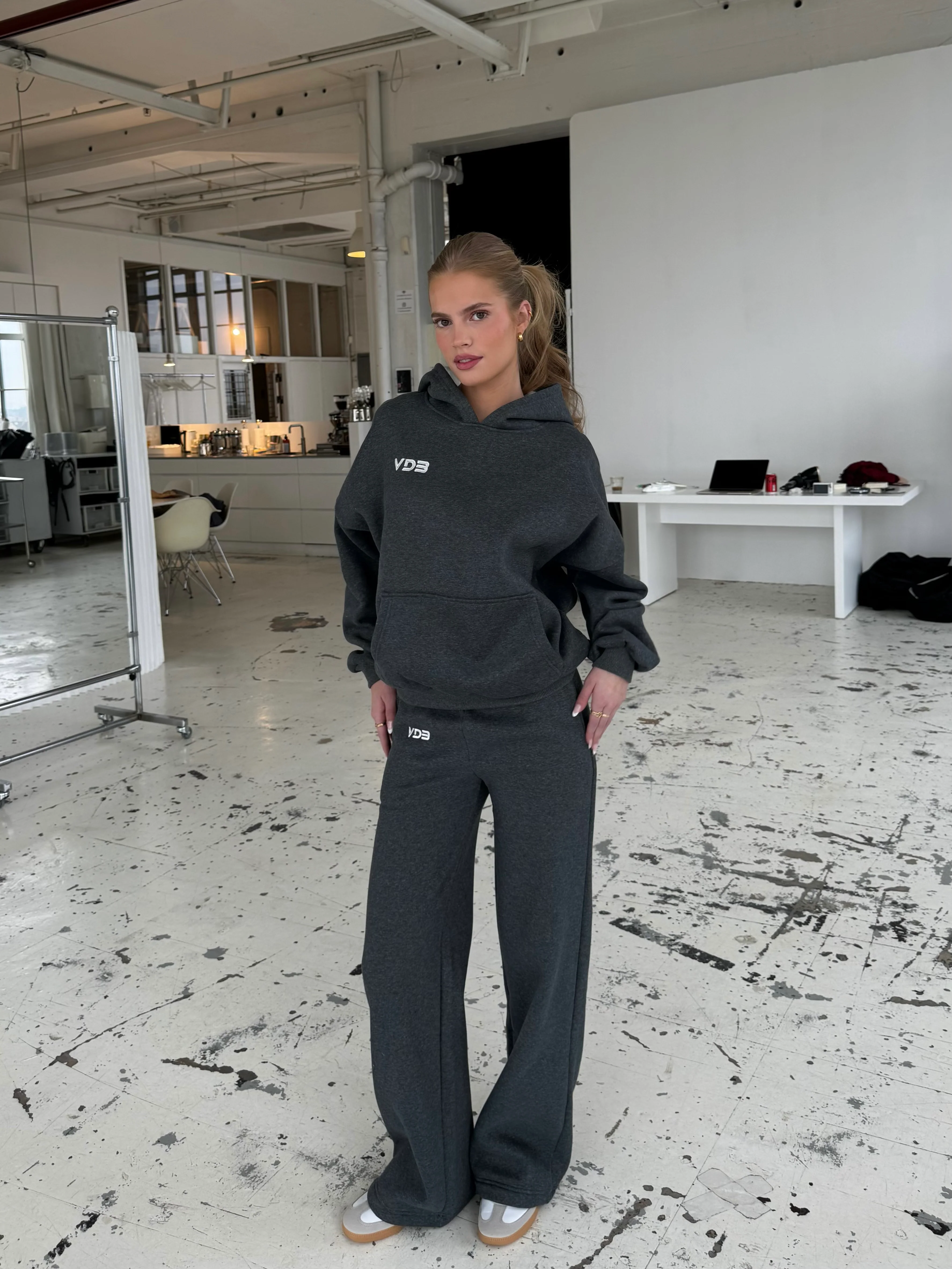 VDB sweatpants - dark gray melange